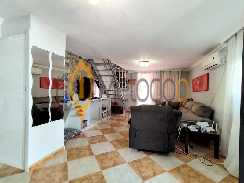 Foto 815dd5ea-5fed-49f9-92de-848e5196adca. Casa adossada a Juan XXIII - Rochelambert Sevilla