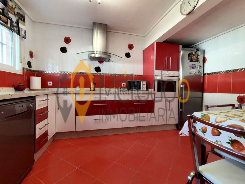 Foto cf948077-1332-453f-81fd-6f8e63ffbd7c. Casa adossada a Juan XXIII - Rochelambert Sevilla