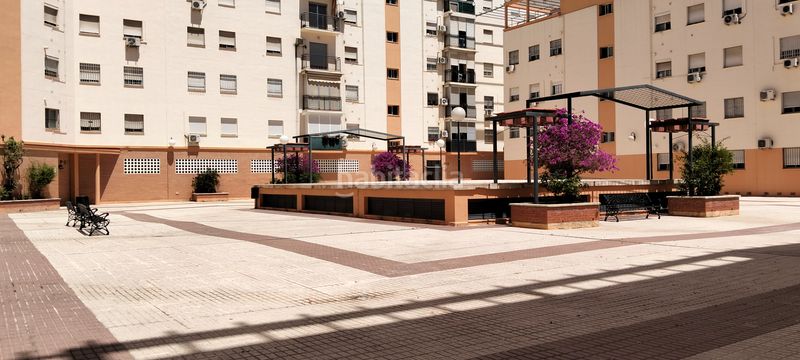 Foto 56449dbf-0d92-4d2c-bb80-4719d26d6a4d. Pis amb aparcament a colores - entreparques Sevilla