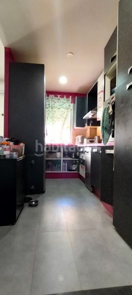 Foto c11daebe-26ab-4dd2-ade7-a817c4822067. Pis amb aparcament a colores - entreparques Sevilla