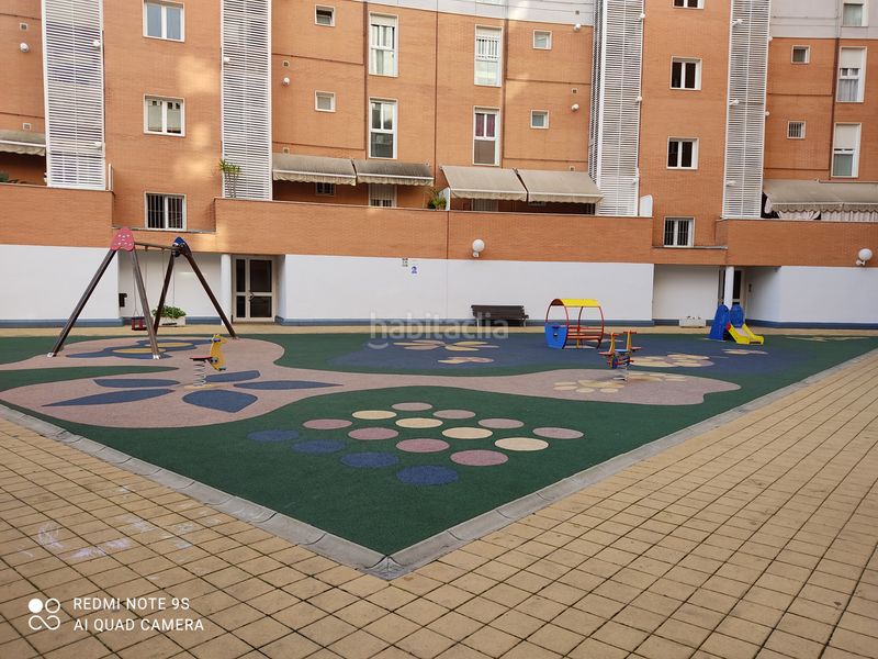 Foto 24e32f9d-98a5-4507-8f80-dc4d591091d2. Pis amb aparcament piscina a colores - entreparques Sevilla