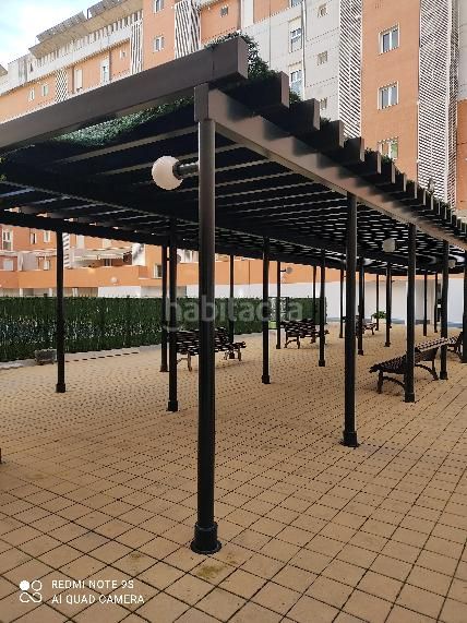 Foto c3ca7d9a-5ce9-4677-a2b8-119c84b8abe3. Pis amb aparcament piscina a colores - entreparques Sevilla