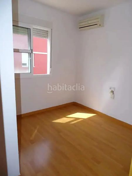 Foto 56ef2291-7602-484f-b0d5-1e83d185e67d. Casa adossada amb aparcament a Gerena