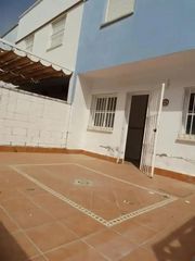 Casa a schiera  Avenida de las lumbreras. Gerena