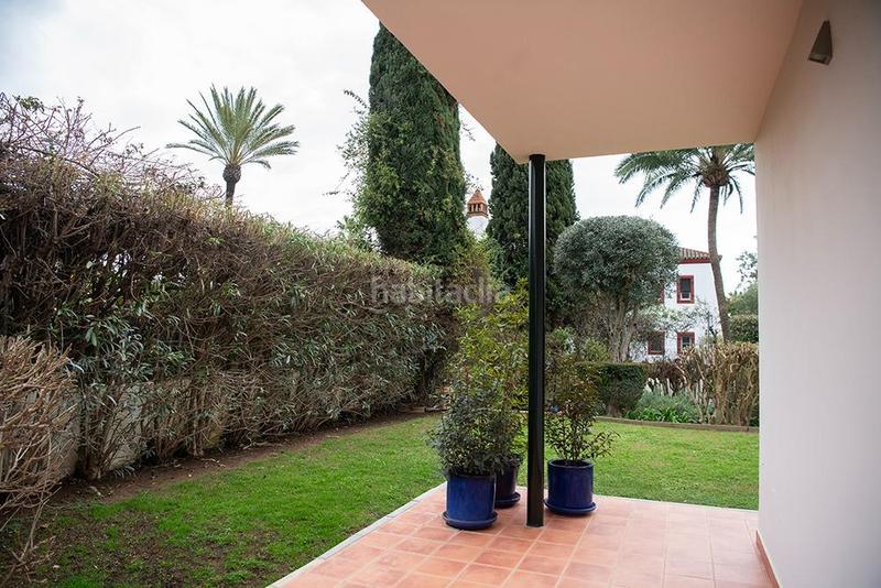 Foto 1b402834-5fc8-4784-be82-91a1e7e9ca59. Chalet mit heizung parking in El Zaudín - Club de Golf Bormujos