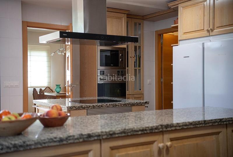 Foto 77090352-1089-4737-b132-1005cda77ed9. Chalet mit heizung parking in El Zaudín - Club de Golf Bormujos