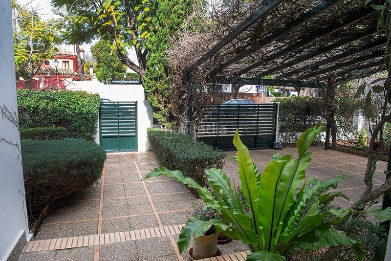 Foto 93d45dd1-da29-4713-949f-1fd5f2b201f7. Chalet mit heizung parking in El Zaudín - Club de Golf Bormujos