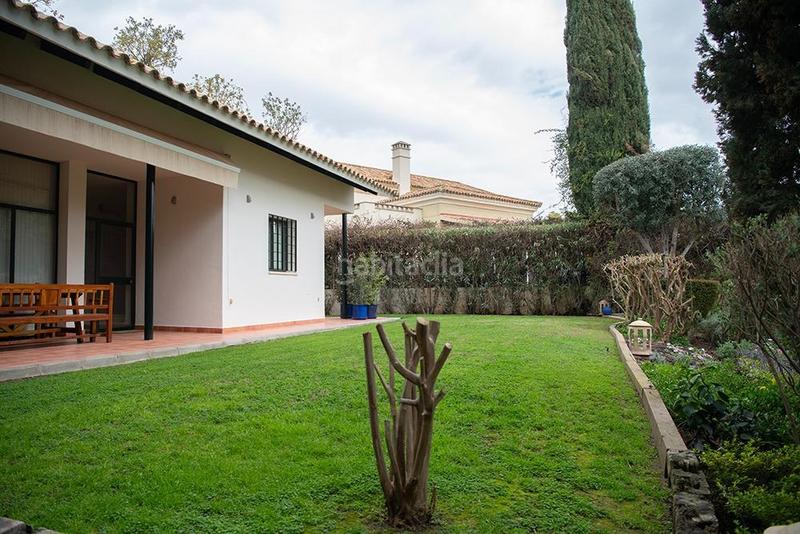 Foto 982270d8-4056-4ee6-9247-5801e0b89be6. Chalet mit heizung parking in El Zaudín - Club de Golf Bormujos