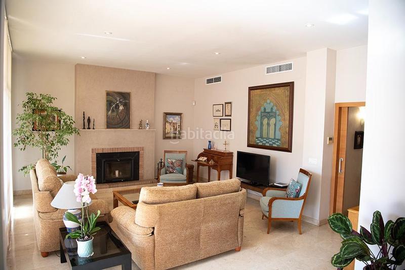 Foto 9ac5d747-44c9-489e-b86a-200d9865c00c. Chalet mit heizung parking in El Zaudín - Club de Golf Bormujos