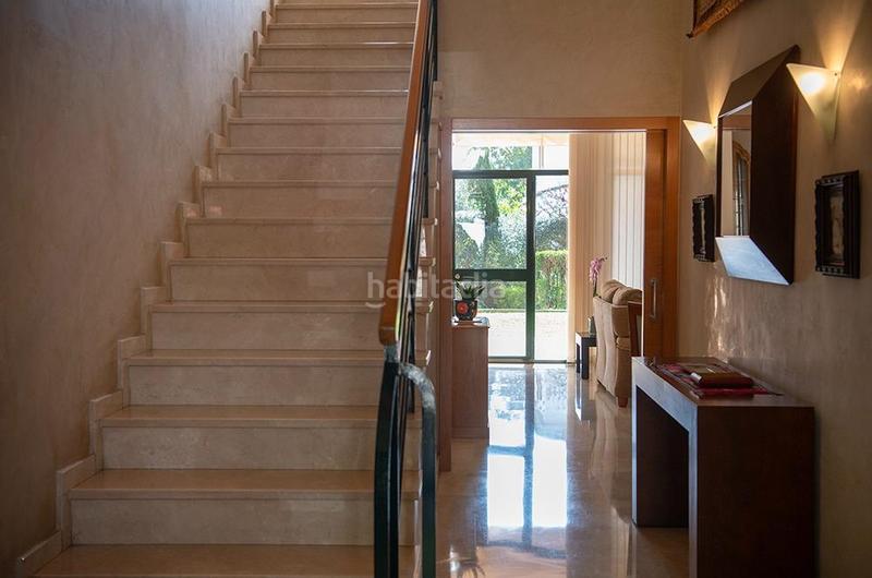 Foto a5c218d0-c811-4627-996e-206a4a439325. Chalet mit heizung parking in El Zaudín - Club de Golf Bormujos