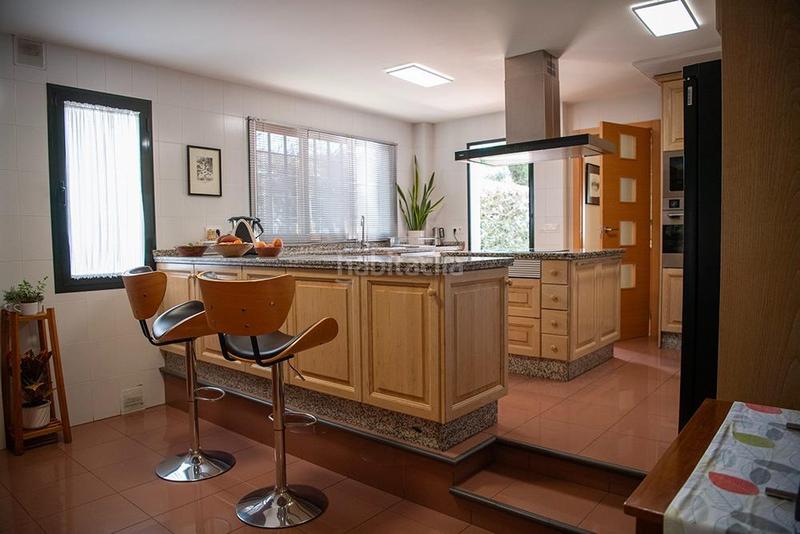 Foto cb39841c-b808-4b64-b80f-a04f9d051e6b. Chalet mit heizung parking in El Zaudín - Club de Golf Bormujos