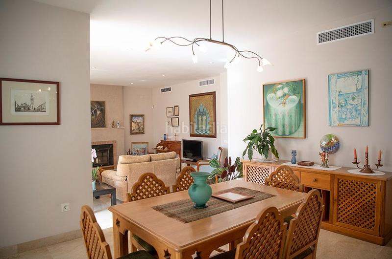 Foto f8c54f90-94e1-4c23-a139-d309b34d0697. Chalet mit heizung parking in El Zaudín - Club de Golf Bormujos