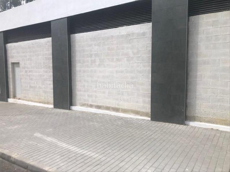 Foto 3aa8fdf8-abd1-43ef-b51a-5a6a7c31a46d. Alquiler local comercial magnífico local con la mejor ubicación posible . en Tomares