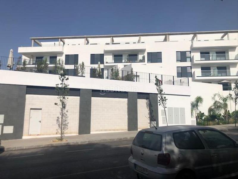 Foto 68b8cee9-06d9-4d85-9415-ebadd9400c5e. Alquiler local comercial magnífico local con la mejor ubicación posible . en Tomares