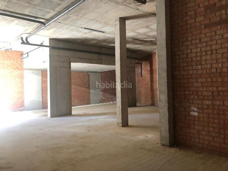Foto f8c035c1-bc73-4c9e-aca7-a926de6f37f4. Alquiler local comercial magnífico local con la mejor ubicación posible . en Tomares