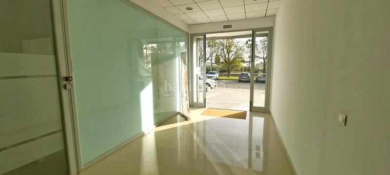 Foto 108b16ad-7645-4aff-96e8-73de821d823c. Oficina la oficina que buscabas y a un precio inmejorable en Bollullos de la Mitación