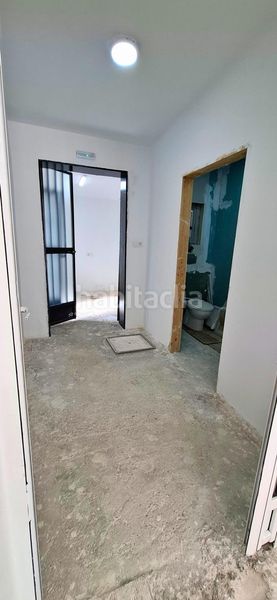 Foto c834fa9a-8d1c-4746-a2ed-f94fef214210. Local comercial a Lora del Río