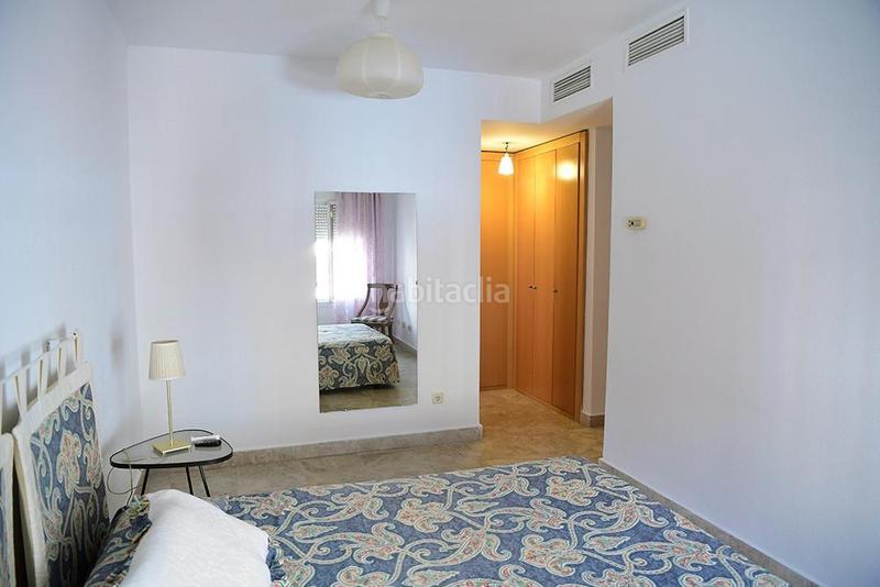 Foto 50c238b8-f02f-4687-bf8d-a6ed78bd87e7. Casa pareada estupenda casa en olivar de Aljamar. en Tomares