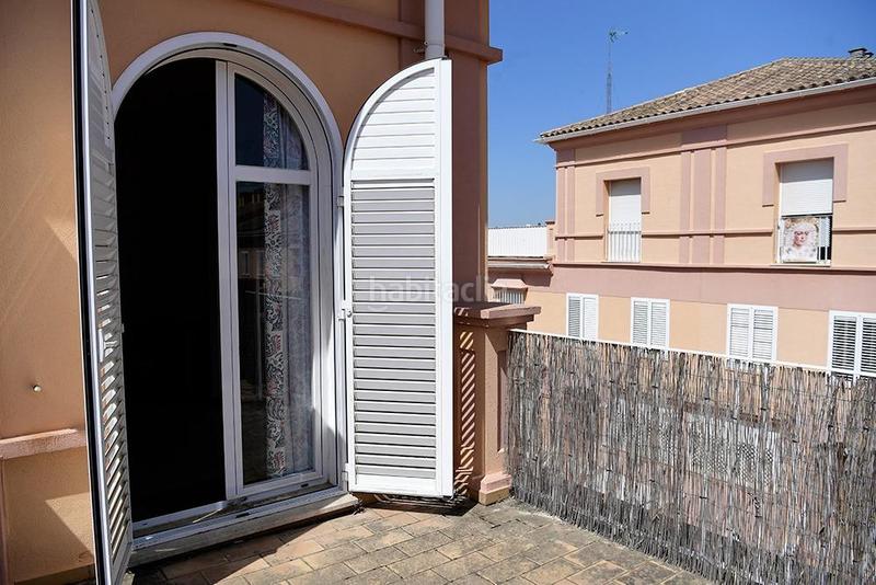 Foto 8e81c6e4-7d02-4095-9968-f56bceeee6bc. Casa pareada estupenda casa en olivar de Aljamar. en Tomares