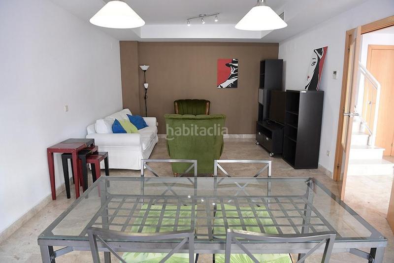 Foto b4153f30-555c-4199-88b1-8ec3ba68e2ae. Casa pareada estupenda casa en olivar de Aljamar. en Tomares