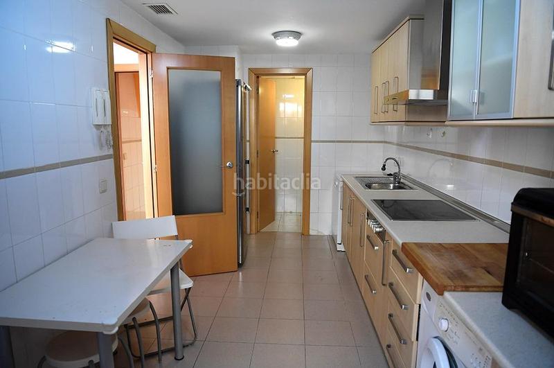 Foto c3baaa96-5f41-4449-bbbc-cbc25be8bdd6. Casa pareada estupenda casa en olivar de Aljamar. en Tomares