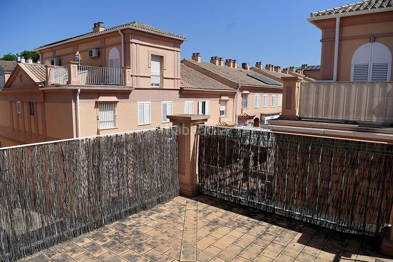 Foto c7782585-7d6c-458b-a532-0f643ac19fb0. Casa pareada estupenda casa en olivar de Aljamar. en Tomares