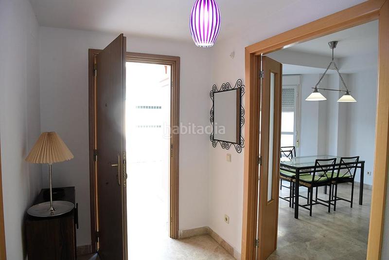 Foto dd802034-fad8-474e-870d-928d07b53d5e. Casa pareada estupenda casa en olivar de Aljamar. en Tomares