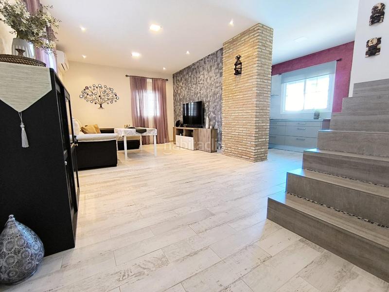 Foto 08e891cb-c2a5-4375-a4af-abc49796b927. Casa  en venta en Gines