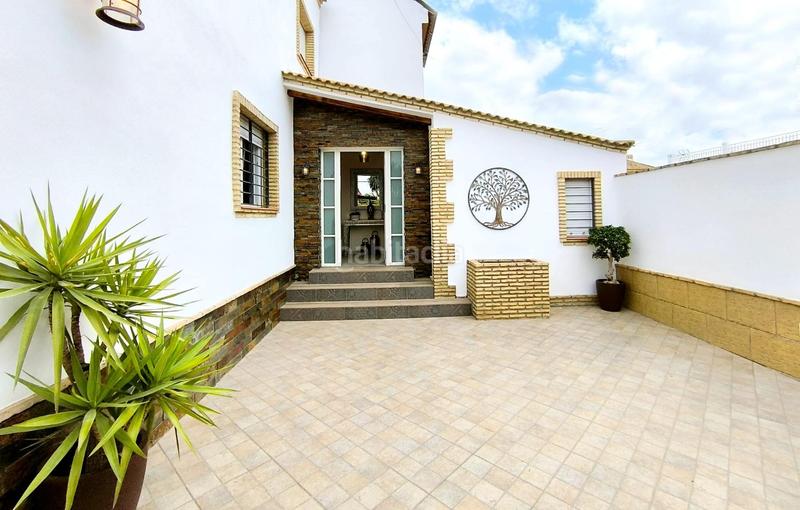 Foto 3f86c6d9-0e67-4254-b5d9-0520e53dd444. Casa  en venta en Gines