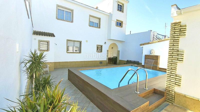 Foto d9880a7d-5c5d-40ba-aba3-fc680fcee5ee. Casa  en venta en Gines