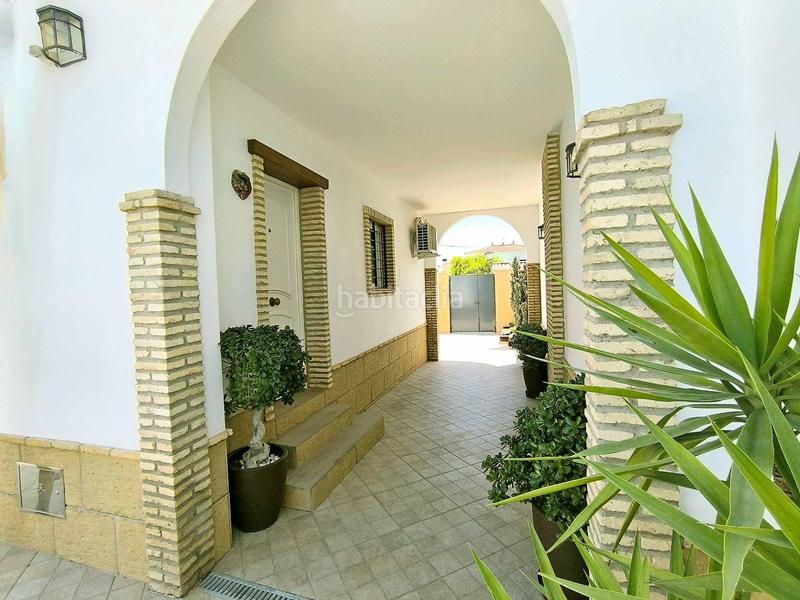 Foto e6bcb5e4-1819-4221-a24d-c7a2663a5078. Casa  en venta en Gines