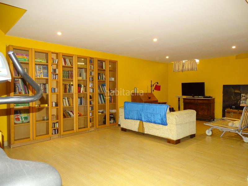 Foto 1990ba58-f3f8-4a95-a932-c239ea87ebf1. Casa adossada amb calefacció aparcament a Centro Tomares