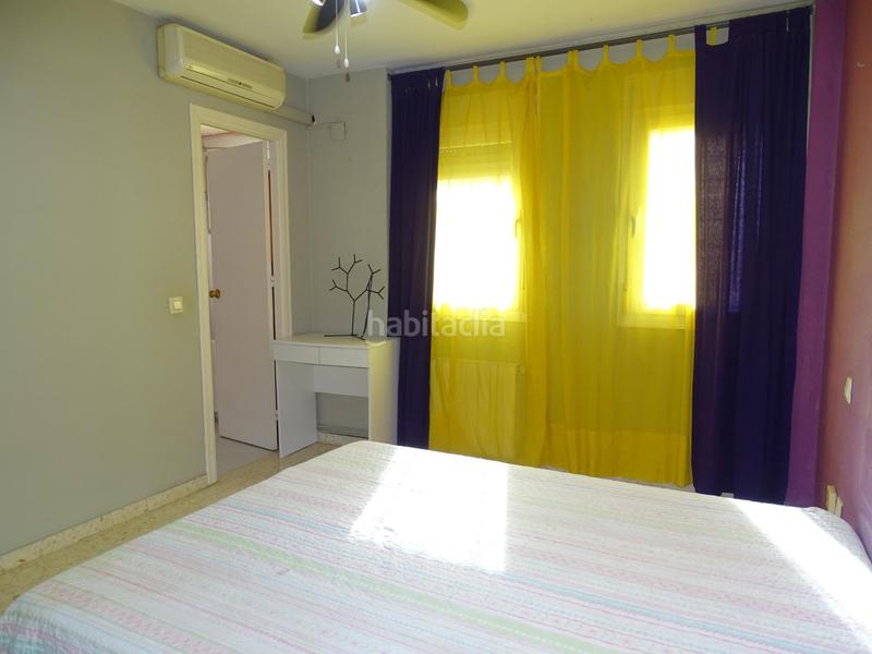 Foto 5505e1fc-433f-4b89-81d4-85ce14c71705. Casa adossada amb calefacció aparcament a Centro Tomares