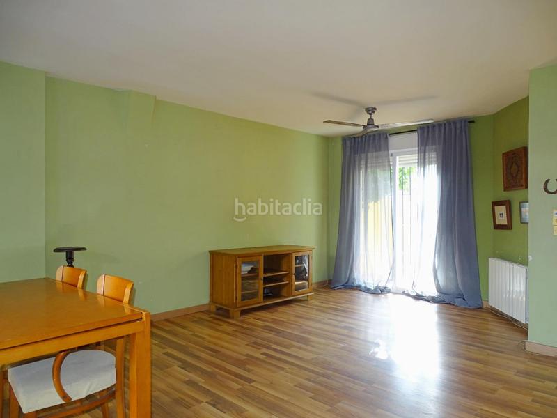 Foto 72a4cb51-0093-4e7b-841f-fc92ca44458a. Casa adossada amb calefacció aparcament a Centro Tomares