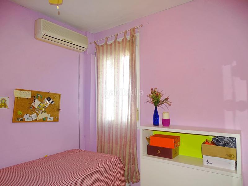 Foto 989d09b5-c289-468d-ab37-0cec9c2e90d6. Casa adossada amb calefacció aparcament a Centro Tomares