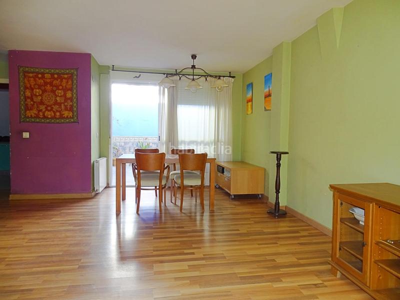 Foto b856428e-321c-4620-bb41-15bf16e3e9d0. Casa adossada amb calefacció aparcament a Centro Tomares