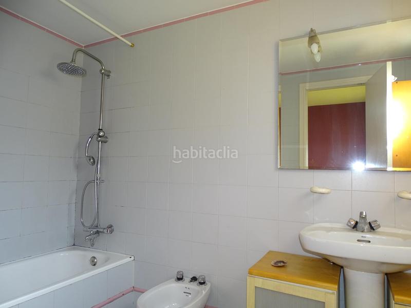 Foto d0c6b204-1096-4c39-ba8d-fbaa4ddac393. Casa adossada amb calefacció aparcament a Centro Tomares