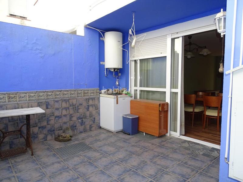 Foto dd18c5f2-4637-41f0-8174-bb7d7a6dc8a9. Casa a schiera con riscaldamento parcheggio in Centro Tomares