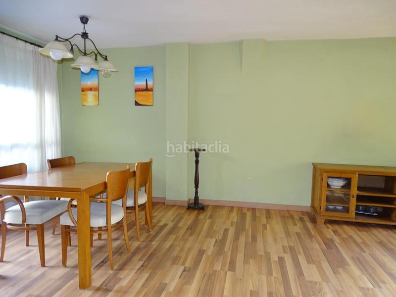 Foto f5533772-a097-4a3c-b948-15bcbd0965db. Casa a schiera con riscaldamento parcheggio in Centro Tomares