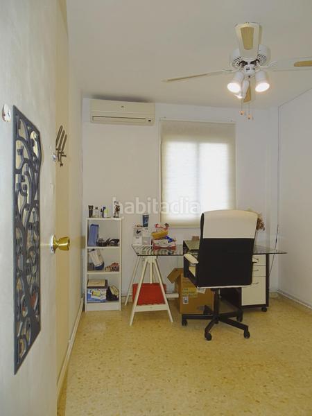 Foto fec977e2-2275-4f7a-a0dc-14c867212a46. Casa adossada amb calefacció aparcament a Centro Tomares