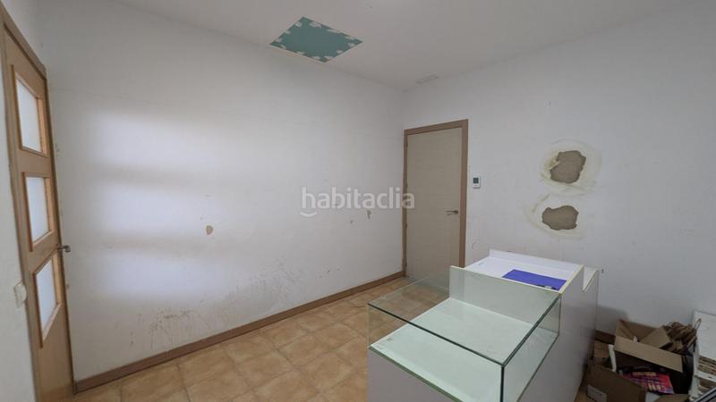 Foto a67ea736-3fd0-4ee3-9347-266c2680d47c. Geschäftsraum in Pilas