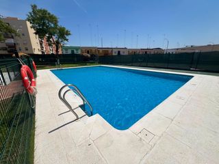 Miete Etagenwohnung in Arco Norte - Avda España. Acogedor piso en alquiler con piscina comunitaria, garaje y tras