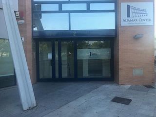 Oficina  Plaza agua del. Fantástica oficina en pleno centro de tomares.