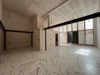 Locale commerciale in Calle de Doña Juana de Castilla