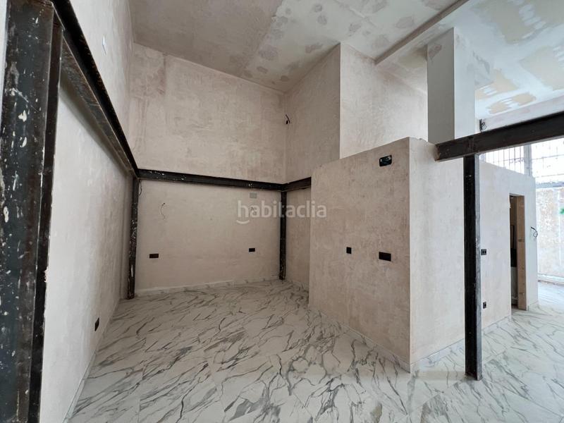 Foto 1bd2c9e1-d1ba-4ac0-b32b-b6e982e576e4. Local comercial amplio local comercial de 95 metros con cambio de uso aprobado en Sevilla