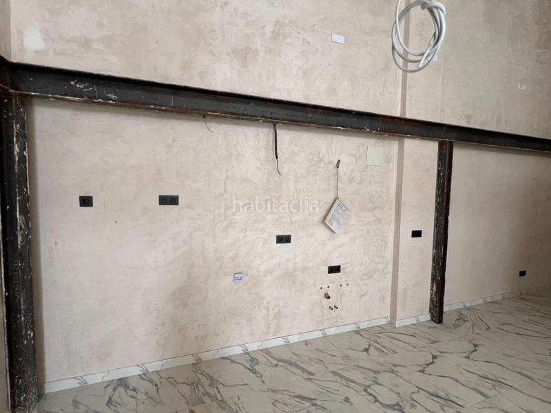 Foto 4fb6fd49-a3a7-473d-9272-b23107d4dd91. Local comercial amplio local comercial de 95 metros con cambio de uso aprobado en Sevilla