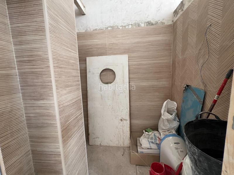 Foto 8f14aa05-ff55-4184-922d-f6fa28166d52. Local comercial amplio local comercial de 95 metros con cambio de uso aprobado en Sevilla