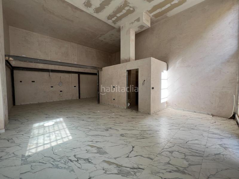 Foto 9e405be5-3ac5-4c25-9bad-4eca40a3bf65. Local comercial amplio local comercial de 95 metros con cambio de uso aprobado en Sevilla