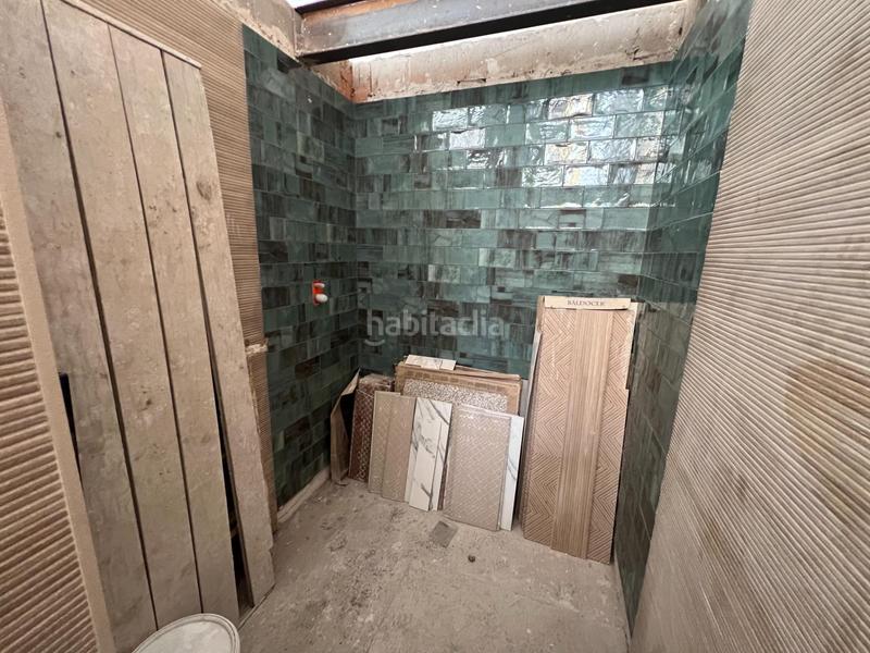 Foto a02a0366-646d-4d57-9ccb-8fb4f08e7446. Local comercial amplio local comercial de 95 metros con cambio de uso aprobado en Sevilla