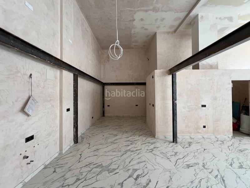 Foto b2f23b24-5bca-426e-ba0e-7786339c88d6. Local comercial amplio local comercial de 95 metros con cambio de uso aprobado en Sevilla